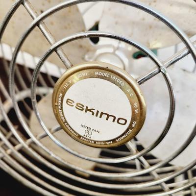 VINTAGE ESKIMO MODEL 10150 TABLE FAN