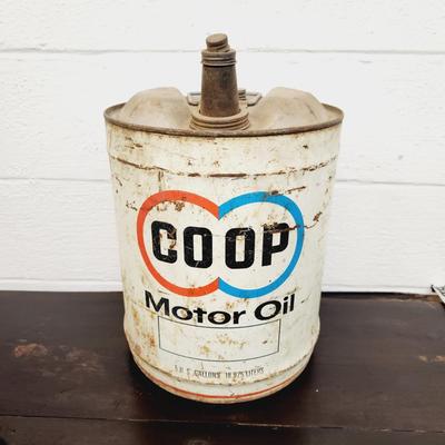 VINTAGE COOP METAL MOTOR OIL CONTAINER