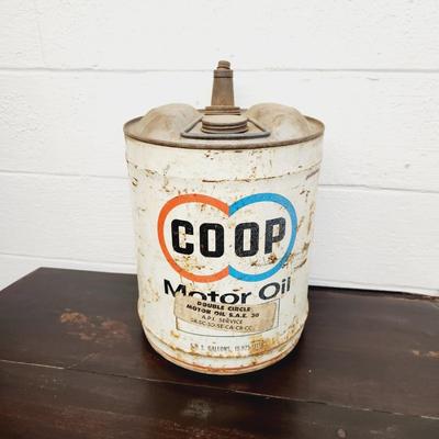 VINTAGE COOP METAL MOTOR OIL CONTAINER