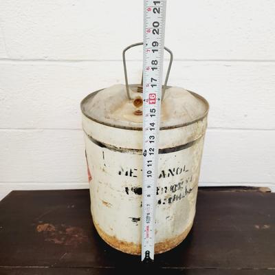 VINTAGE SKELLY QUALITY OIL 5 GALLON METAL CAN