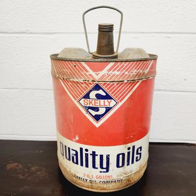 VINTAGE SKELLY QUALITY OIL 5 GALLON METAL CAN