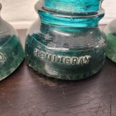 BUNDLE OF VINTAGE GLASS INSULATORS