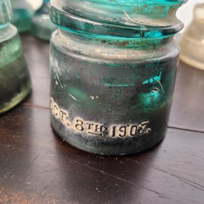 BUNDLE OF VINTAGE GLASS INSULATORS