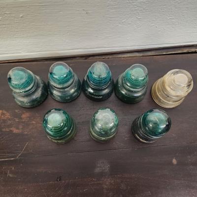 BUNDLE OF VINTAGE GLASS INSULATORS