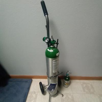 OXIGEN CYLINDER TANK WITH NEW DRIVE PORTABLE.CART
