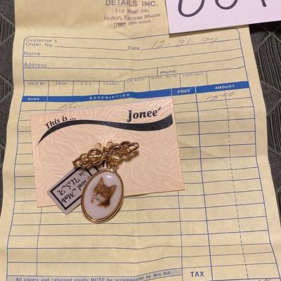 Cat Pin w/receipt
