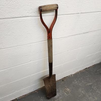 VINTAGE LONG METAL SHOVEL