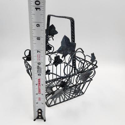 FUN WIRED METAL LEAF DESIGN BASKET