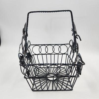 FUN WIRED METAL LEAF DESIGN BASKET