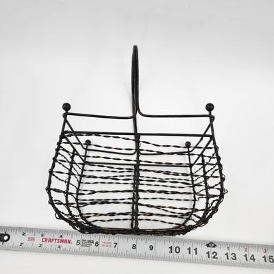 FUN METAL WIRED EGG GATHERING BASKET (OR FUN DECOR)
