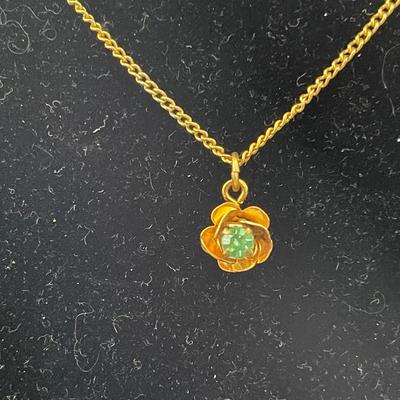 LADIES NECKLACE WITH GREEN STONE
