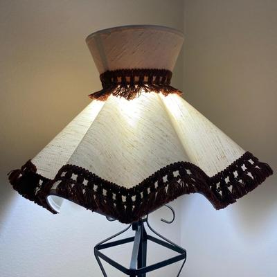 Vintage Country Cottagcore Black Metal Table Lamp with Ruffled Lamp Shade
