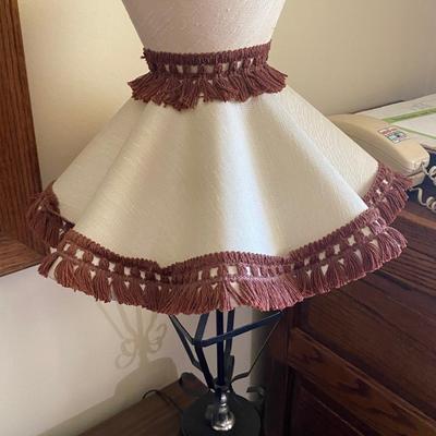 Vintage Country Cottagcore Black Metal Table Lamp with Ruffled Lamp Shade