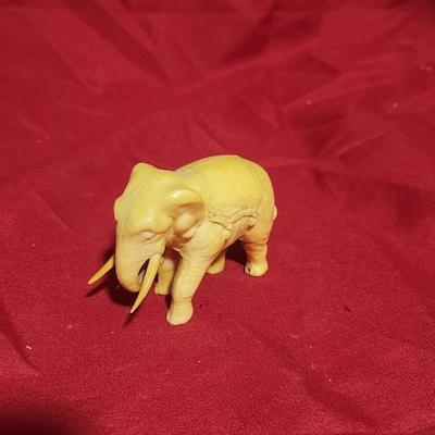 Plastic elephant