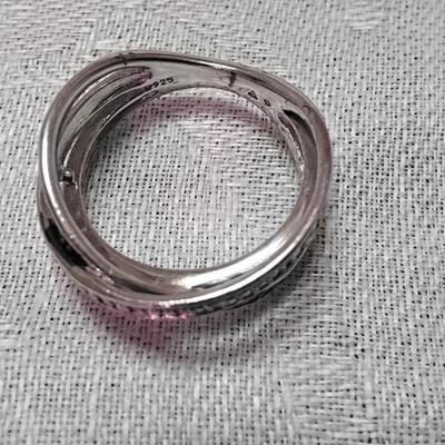 Beautiful Diamond and Black Diamond 925 Ring Size 6.5