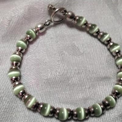 Stunning Vintage Green Cat's Eye 7" 925 Bracelet