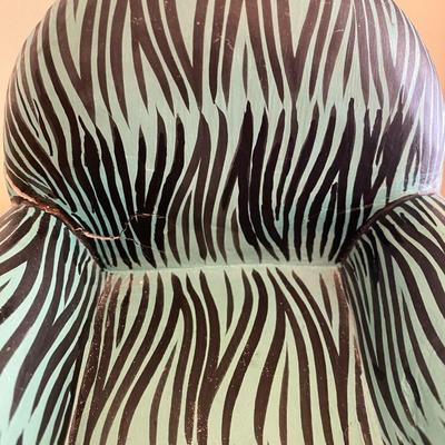 Cerri Art Doll Pouppe Millet on Blue Striped Chair