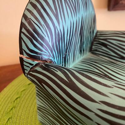 Cerri Art Doll Pouppe Millet on Blue Striped Chair