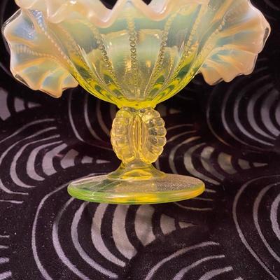 Art Deco Northwood Uranium Ruffle and Raised Dot Glass Dish