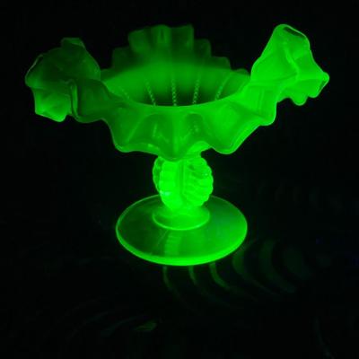 Art Deco Northwood Uranium Ruffle and Raised Dot Glass Dish