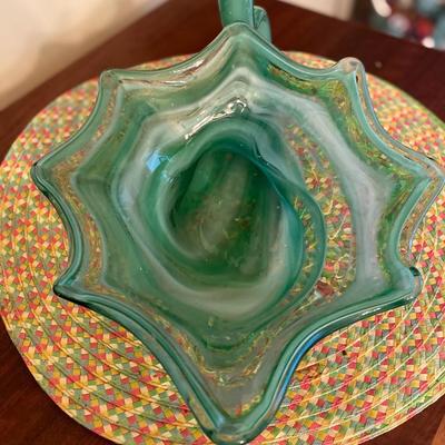 Midcentury Marbled Green Sooner Glass Swan Centerpiece