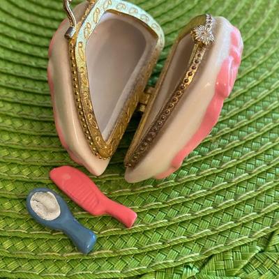 Miniature Porcelain Hand Bag Trinket Box with Mini Comb and Mirror