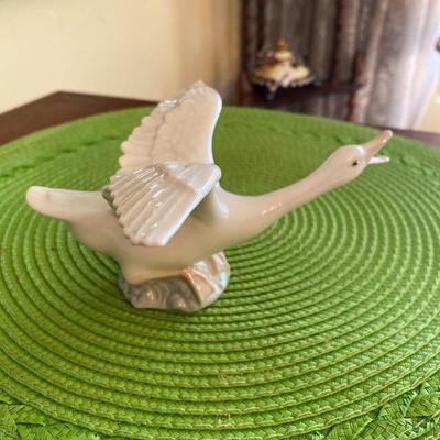 Lladro Porcelain Flying Goose / Duck