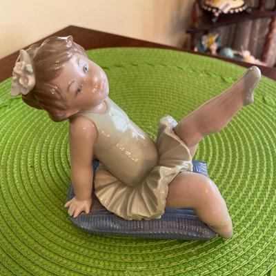 Lladro Porcelain Little Ballet Girl #5108 RETIRED