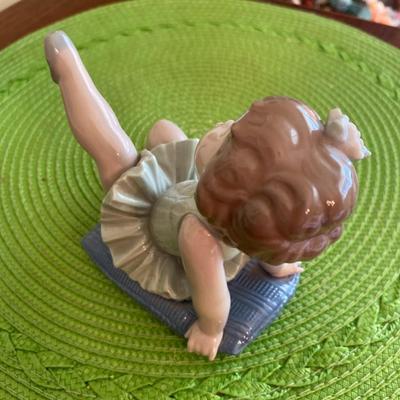 Lladro Porcelain Little Ballet Girl #5108 RETIRED