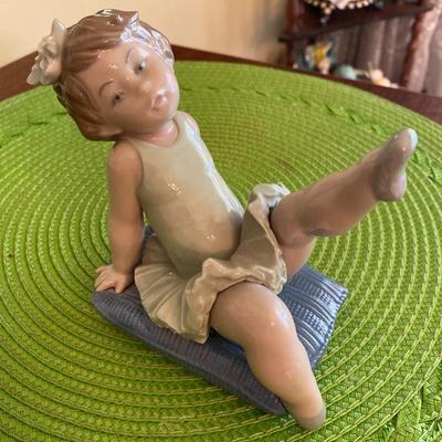 Lladro Porcelain Little Ballet Girl #5108 RETIRED
