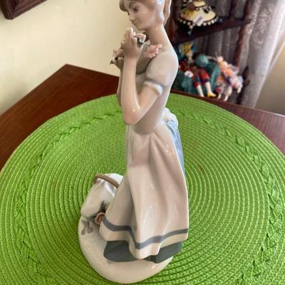 Lladro Porcelain Figurine by Sculptor Fulgencio
