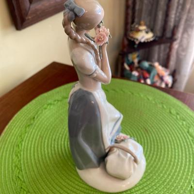 Lladro Porcelain Figurine by Sculptor Fulgencio