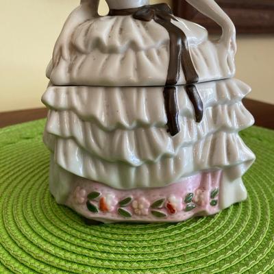 Lovely Victorian Porcelain Figurine Jewelry Box