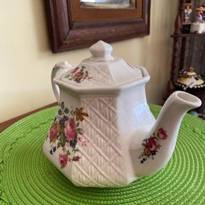 Vintage Sadler England Porcelain Floral Teapot