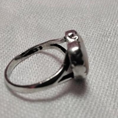 Vintage Mother of Pearl Signed K.W. (Sleeping Bear) Navaho 925 Ring Size 5