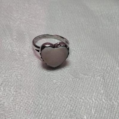 Vintage Mother of Pearl Signed K.W. (Sleeping Bear) Navaho 925 Ring Size 5