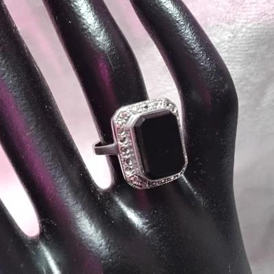 Stunning Onyx and Marcasite 925 Ring Size 7