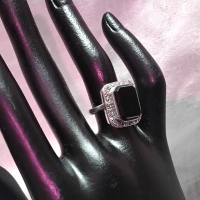 Stunning Onyx and Marcasite 925 Ring Size 7