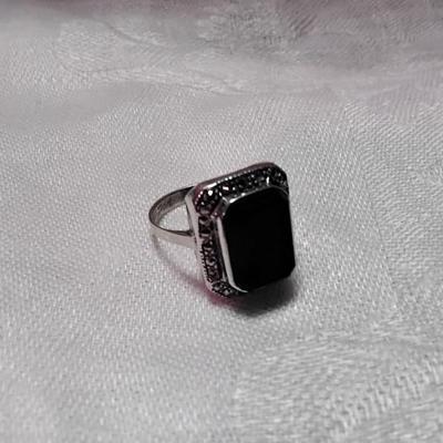Stunning Onyx and Marcasite 925 Ring Size 7