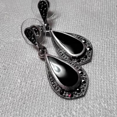 Vintage Sophisticated Marcasite and Onyx Earrings