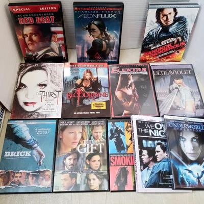 Family Movies more DVD LOT (12) Vintage Collectibles