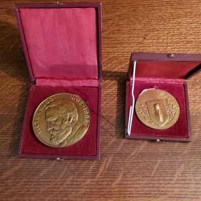 Collectors Bronze Medals - Victor Hugo and France Mistral