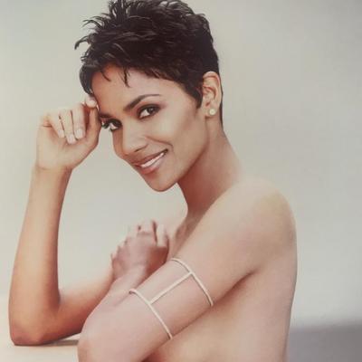 Halle Berry unsigned photo