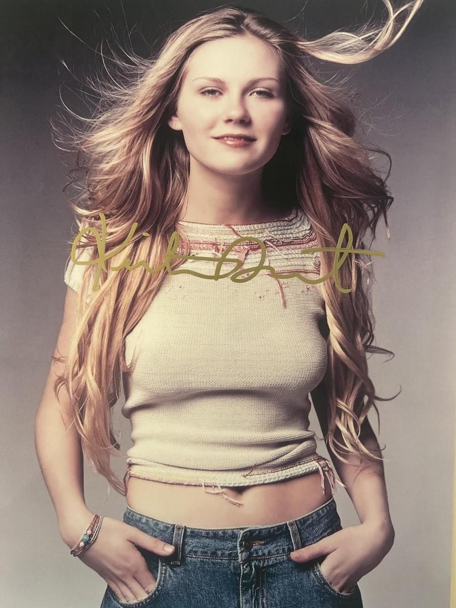 Actress Kirsten Dunst signed photo | EstateSales.org
