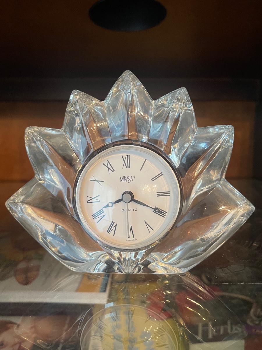 Fleurisse Mikasa crystal mantle quartz clock. 5 “ high. 6 inches wide