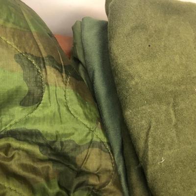 LOT14M: US WWII Sleeping Bags, Wool Blankets, & Bed Rolls