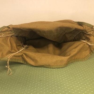 LOT22M: 1916 & 1917 Mess Kits, WWII Mess Kits & Canteens, Military Style Bags