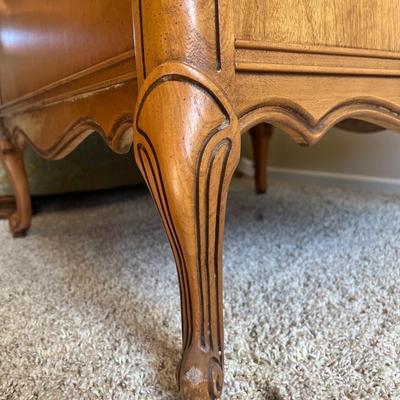 1960s French Provincial Maple Side Table Broyhill HUNTINGTON BEACH