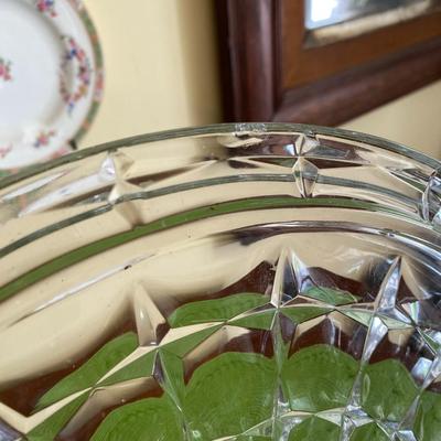 Vintage Clear Glass Serving Dish with Grapes and Grape Leaf Center Design 