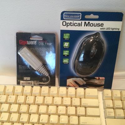 1034 Apple Lot Wired Keyboard, Mouse and more